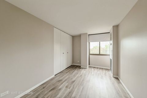 Tiny photo for 4850 S Lake Park Avenue #512, Chicago, IL 60615 (MLS # 12329212)