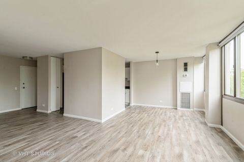 Tiny photo for 4850 S Lake Park Avenue #512, Chicago, IL 60615 (MLS # 12329212)