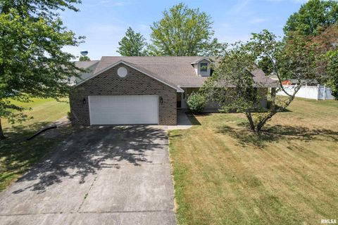 Photo of 1306 N MAGNOLIA Drive, Marion, IL 62959 (MLS # EB459491)