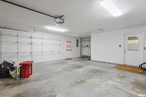 Tiny photo for 1306 N MAGNOLIA Drive, Marion, IL 62959 (MLS # EB459491)