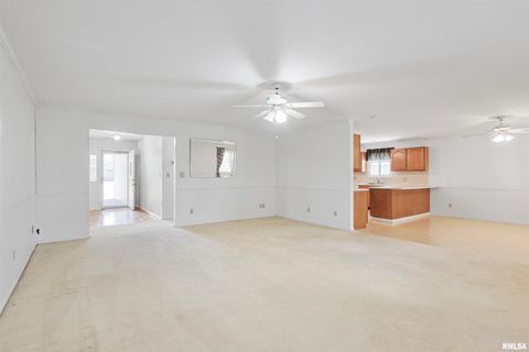 Tiny photo for 1306 N MAGNOLIA Drive, Marion, IL 62959 (MLS # EB459491)