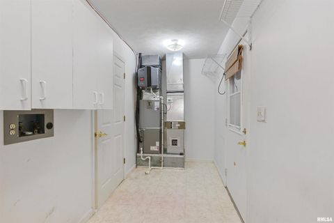 Tiny photo for 1306 N MAGNOLIA Drive, Marion, IL 62959 (MLS # EB459491)