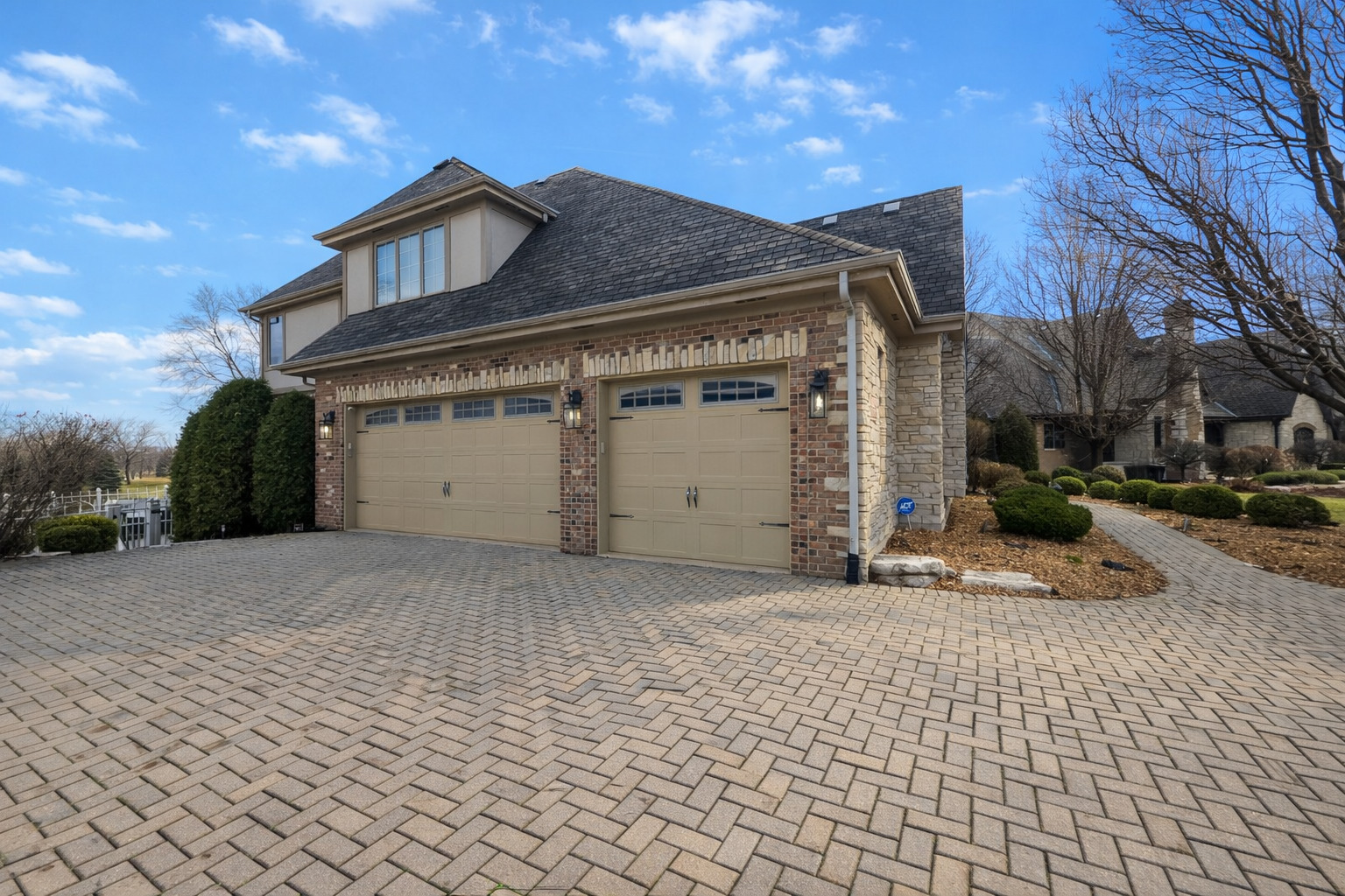 22542 Swanstone Court