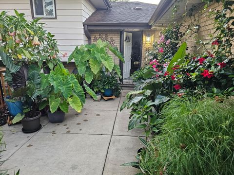 Tiny photo for 510 Florian Drive, Des Plaines, IL 60016 (MLS # 12585122)