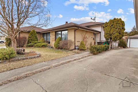 Tiny photo for 510 Florian Drive, Des Plaines, IL 60016 (MLS # 12585122)