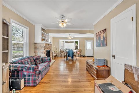 Tiny photo for 2838 Bellevue Avenue, Bettendorf, IA 52722 (MLS # 12624652)