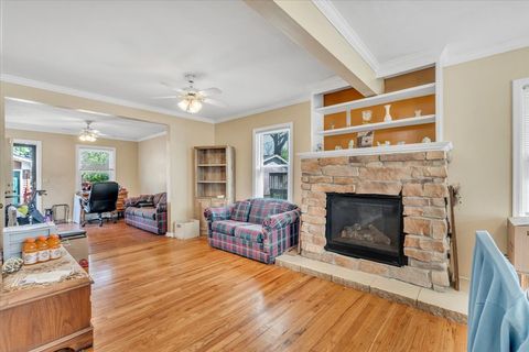 Tiny photo for 2838 Bellevue Avenue, Bettendorf, IA 52722 (MLS # 12624652)