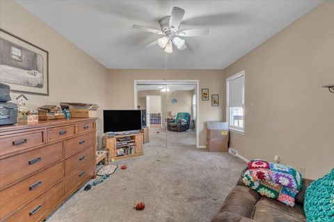 Tiny photo for 2838 Bellevue Avenue, Bettendorf, IA 52722 (MLS # 12624652)