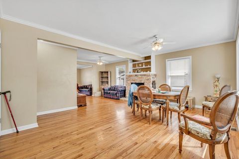 Tiny photo for 2838 Bellevue Avenue, Bettendorf, IA 52722 (MLS # 12624652)