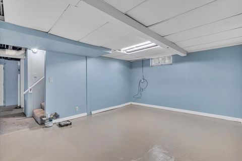 Tiny photo for 2838 Bellevue Avenue, Bettendorf, IA 52722 (MLS # 12624652)