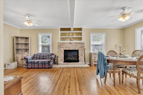 Tiny photo for 2838 Bellevue Avenue, Bettendorf, IA 52722 (MLS # 12624652)