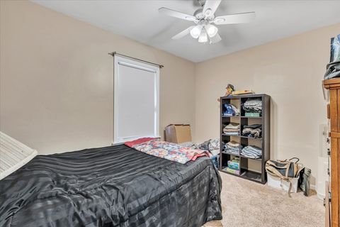 Tiny photo for 2838 Bellevue Avenue, Bettendorf, IA 52722 (MLS # 12624652)