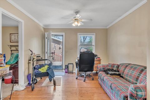 Tiny photo for 2838 Bellevue Avenue, Bettendorf, IA 52722 (MLS # 12624652)