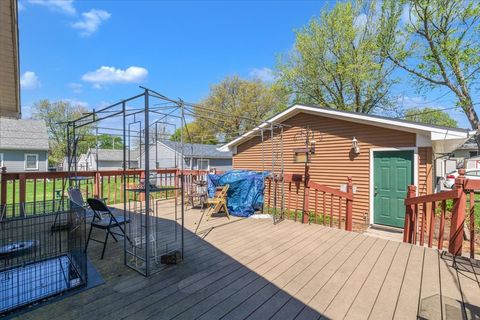 Tiny photo for 2838 Bellevue Avenue, Bettendorf, IA 52722 (MLS # 12624652)