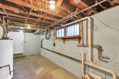 Tiny photo for 202 W Iowa Street, Urbana, IL 61801 (MLS # 12589315)