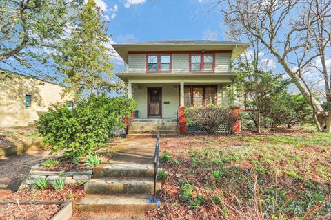 Photo of 202 W Iowa Street, Urbana, IL 61801 (MLS # 12589315)