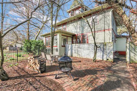 Tiny photo for 202 W Iowa Street, Urbana, IL 61801 (MLS # 12589315)