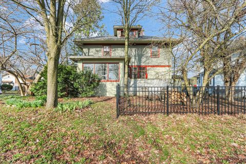 Tiny photo for 202 W Iowa Street, Urbana, IL 61801 (MLS # 12589315)