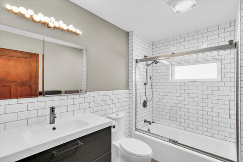 Tiny photo for 202 W Iowa Street, Urbana, IL 61801 (MLS # 12589315)