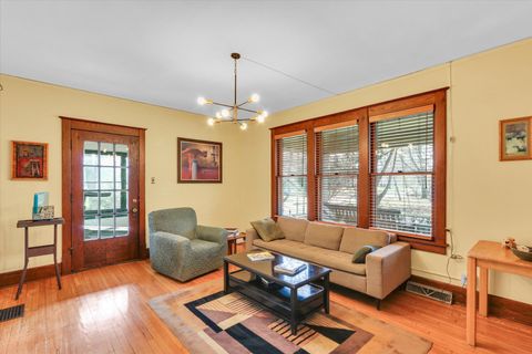 Tiny photo for 202 W Iowa Street, Urbana, IL 61801 (MLS # 12589315)