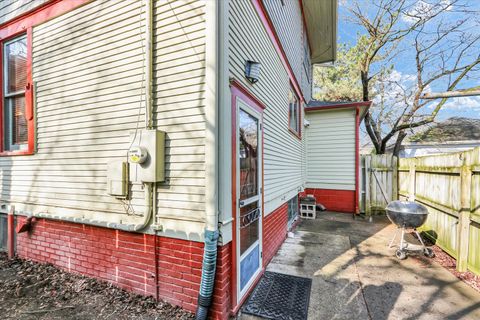 Tiny photo for 202 W Iowa Street, Urbana, IL 61801 (MLS # 12589315)
