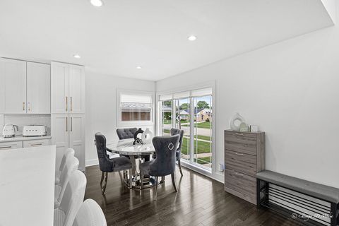 Tiny photo for 8820 N Elmore Street, Niles, IL 60714 (MLS # 12573918)