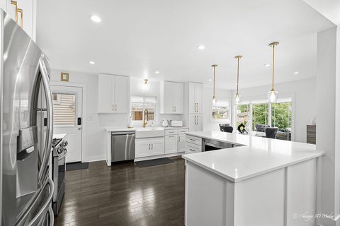 Tiny photo for 8820 N Elmore Street, Niles, IL 60714 (MLS # 12573918)