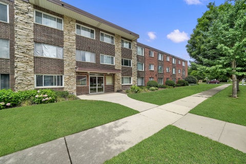 Tiny photo for 10210 Washington Avenue #115, Oak Lawn, IL 60453 (MLS # 12711837)