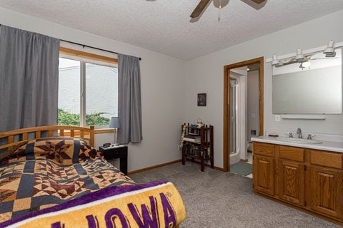 Tiny photo for 4367 Winston Place, Bettendorf, IA 52722 (MLS # 12677715)