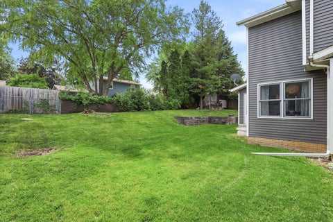 Tiny photo for 4367 Winston Place, Bettendorf, IA 52722 (MLS # 12677715)