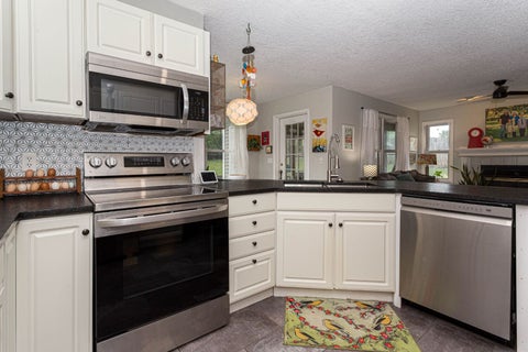Tiny photo for 4367 Winston Place, Bettendorf, IA 52722 (MLS # 12677715)