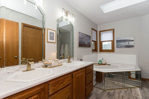 Tiny photo for 4367 Winston Place, Bettendorf, IA 52722 (MLS # 12677715)