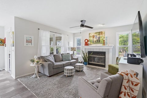 Tiny photo for 4367 Winston Place, Bettendorf, IA 52722 (MLS # 12677715)