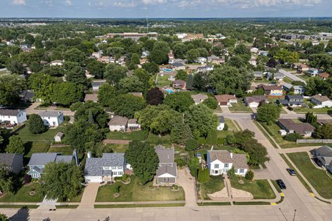 Tiny photo for 4367 Winston Place, Bettendorf, IA 52722 (MLS # 12677715)