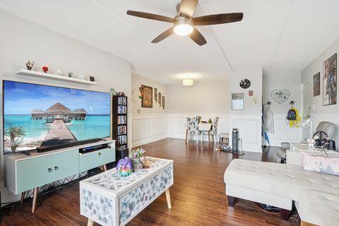 Tiny photo for 586 Fairway View Drive #1A, Wheeling, IL 60090 (MLS # 12597578)