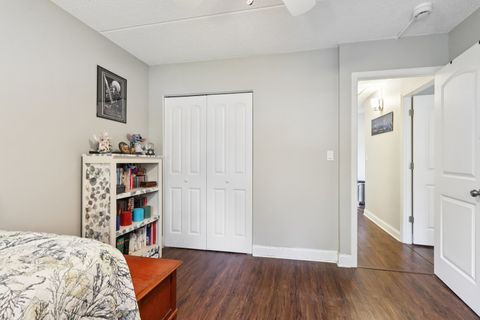 Tiny photo for 586 Fairway View Drive #1A, Wheeling, IL 60090 (MLS # 12597578)