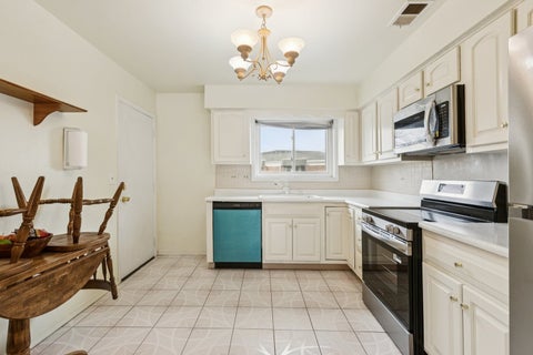 Tiny photo for 702 Cobblestone Circle #D, Glenview, IL 60025 (MLS # 12710786)