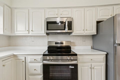 Tiny photo for 702 Cobblestone Circle #D, Glenview, IL 60025 (MLS # 12710786)