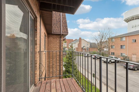 Tiny photo for 702 Cobblestone Circle #D, Glenview, IL 60025 (MLS # 12710786)