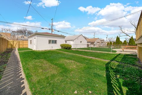 Tiny photo for 3010 N Nottingham Avenue, Chicago, IL 60634 (MLS # 12623654)