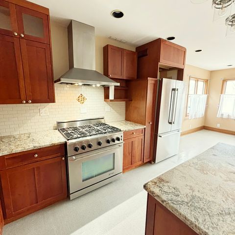 2133 W Grace Street 2 Chicago IL 60618