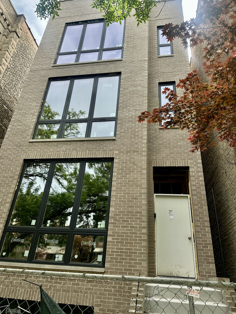 Chicago, Illinois 60614, United States, 4 Bedrooms Bedrooms, ,4 BathroomsBathrooms,Residential,Active,95388