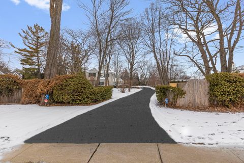 Tiny photo for 970 E Deerpath Road, Lake Forest, IL 60045 (MLS # 12566615)