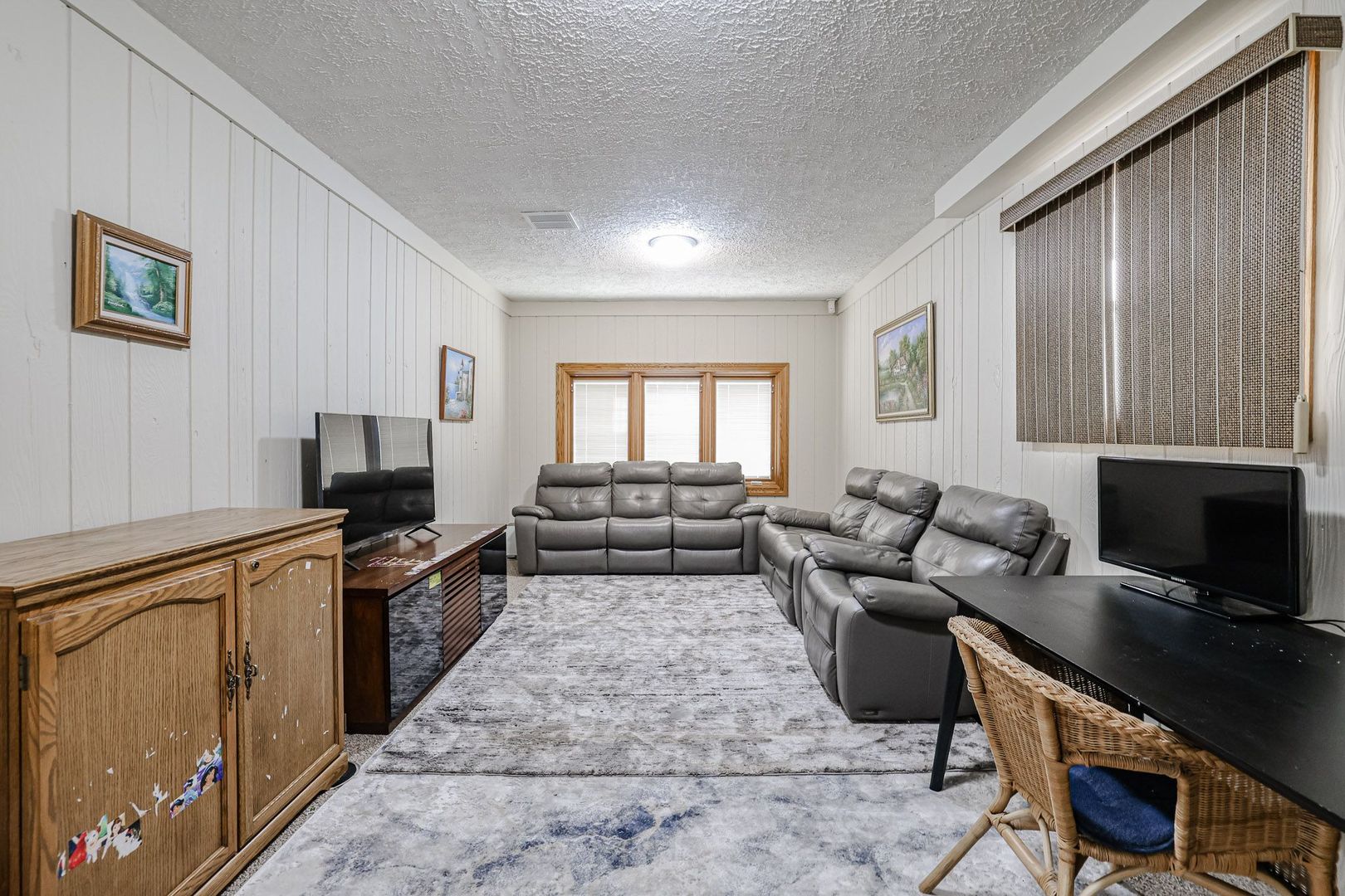 370 E Elk Grove Boulevard