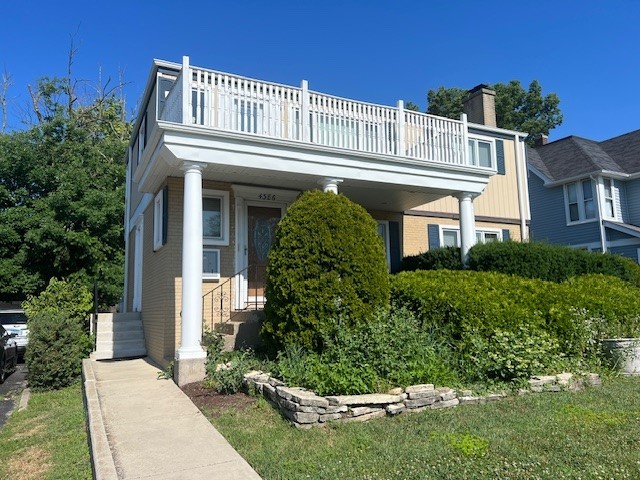 4386 Woodland Avenue