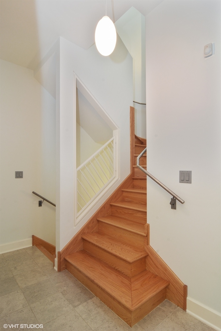 2734 N LINCOLN Avenue 3W