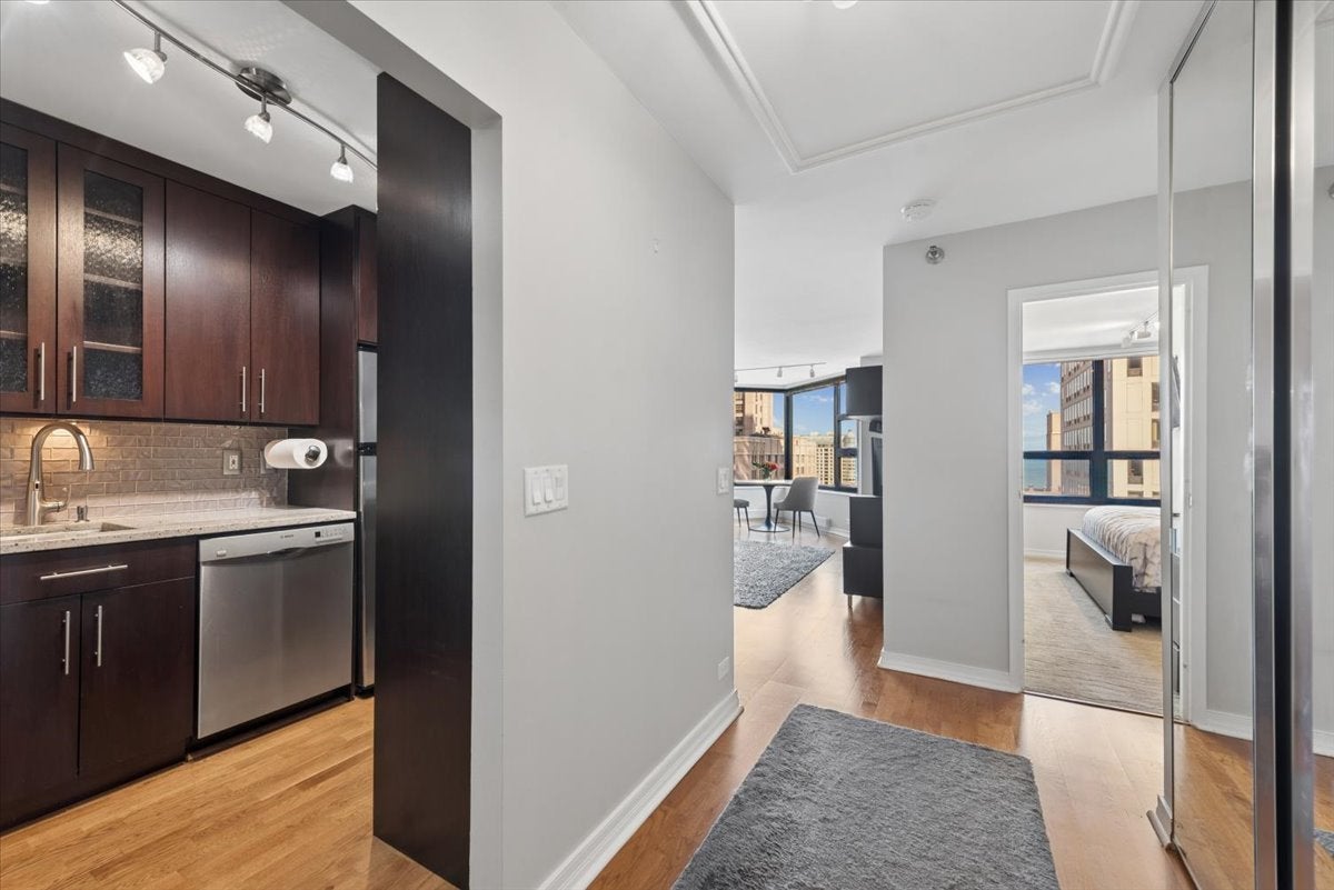 401 E Ontario Street 2707