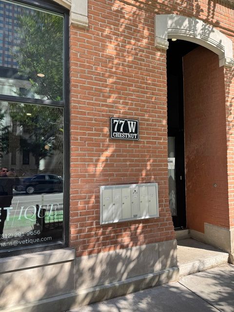 77 W Chestnut Street 3B Chicago IL 60610