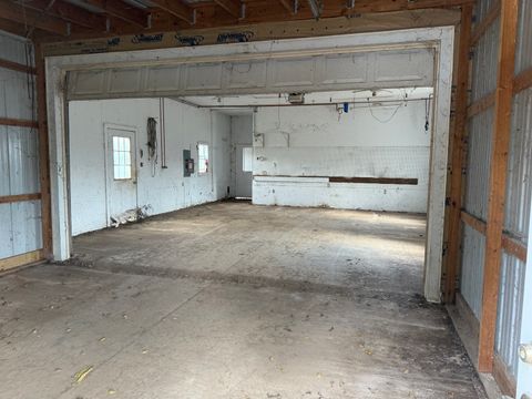 Tiny photo for 1977 N 35th Road, Ottawa, IL 61350 (MLS # 12467464)