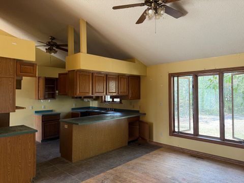 Tiny photo for 1977 N 35th Road, Ottawa, IL 61350 (MLS # 12467464)